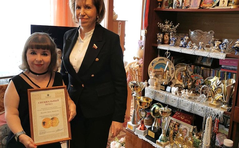 Рабочая поездка сенатора во Ржев завершилась посещением художницы Марии Грезнёвой