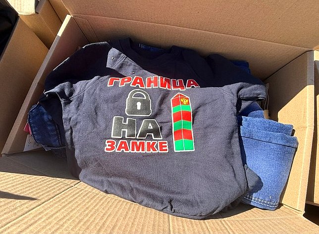 Дмитрий Василенко встретился с участникам СВО в городе Шлиссельбурге Кировского района и передал военнослужащим оборудование