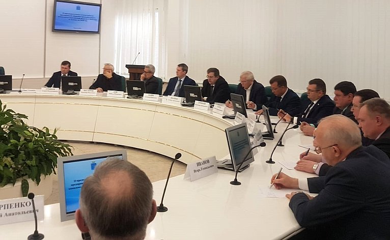 Сергей Аренин принял участие в совещании с руководителями предприятий оборонно-промышленного комплекса Саратовской области