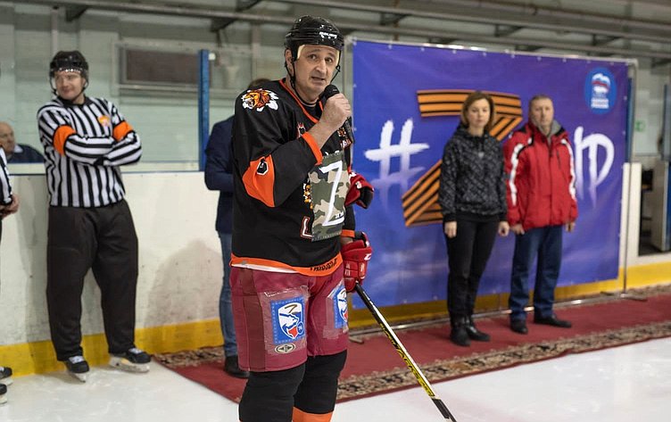 Хоккейный матч в поддержку участвующих в спецоперации российских военных, который прошел в Ярославле