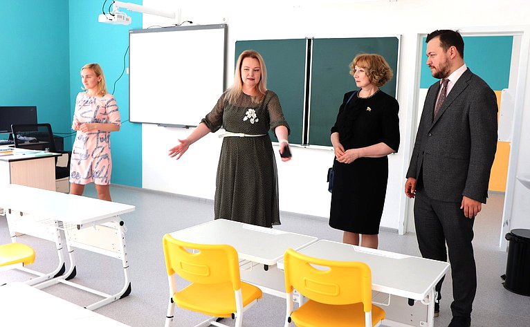 Римма Галушина посетила новую школу в Нарьян-Маре