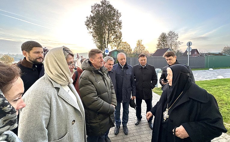 Сенаторы осмотрели площадки, отведенные под реализацию проектов комплексного развития территории и Церковь Иоанна Предтечи в Толчкове