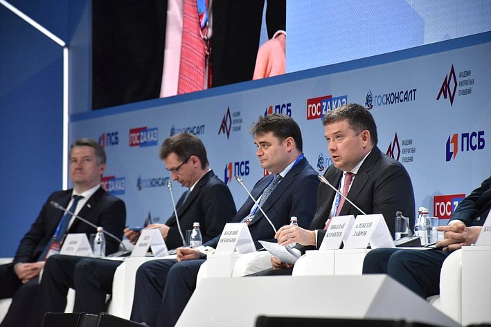 Заместитель Председателя Совета Федерации Николай Журавлев принял участие в XVIII Всероссийском Форуме-выставке «Госзаказ»