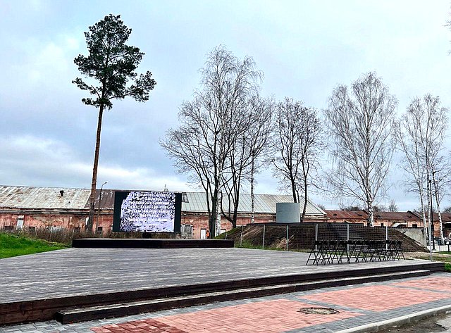 Сергей Перминов в День народного единства осмотрел выставку трофеев в Кронштадте