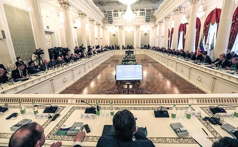 Сенаторы РФ приняли участие в XIII Международном экономическом саммите «Россия — Исламский мир: KazanSummit 2022» и заседании Группы стратегического видения «Россия — Исламский мир»