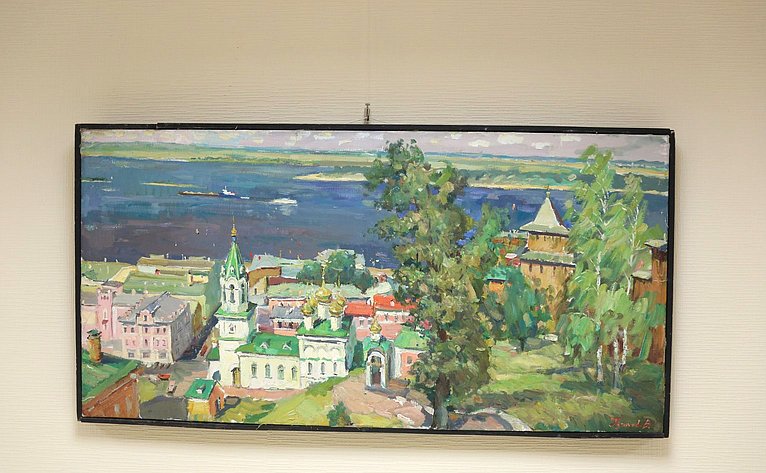 Открытие в Совете Федерации выставки художника В. Пугачева «Радостное небо»