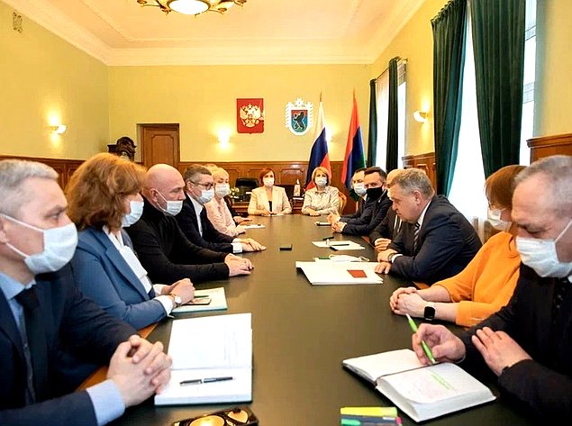 Александр Ракитин в ходе рабочей поездки в регион провел встречу с председателями профильных комитетов