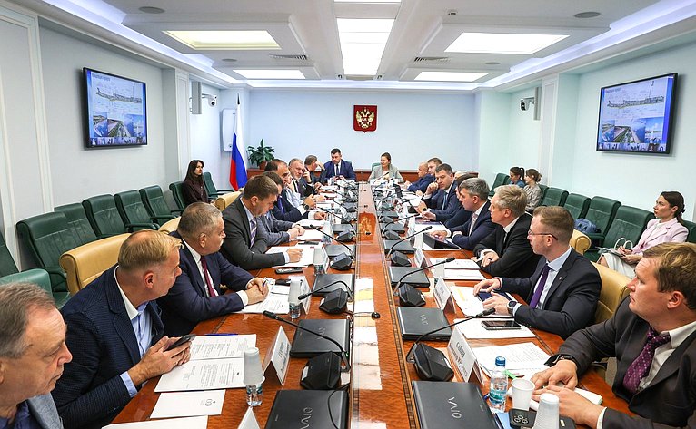 Круглый стол Комитета Совета Федерации по социальной политике совместно с Комитетом Совета Федерации по экономической политике «Создание в России федеральных круглогодичных курортов: реализация федерального проекта «Пять морей и озеро Байкал»»
