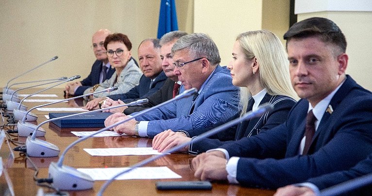 В Сахалинской области состоялось выездное совещание Комитета СФ по социальной политике
