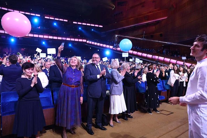 Лилия Гумерова приняла участие в торжественной церемонии награждения победителей конкурса в номинации «Молодая семья»