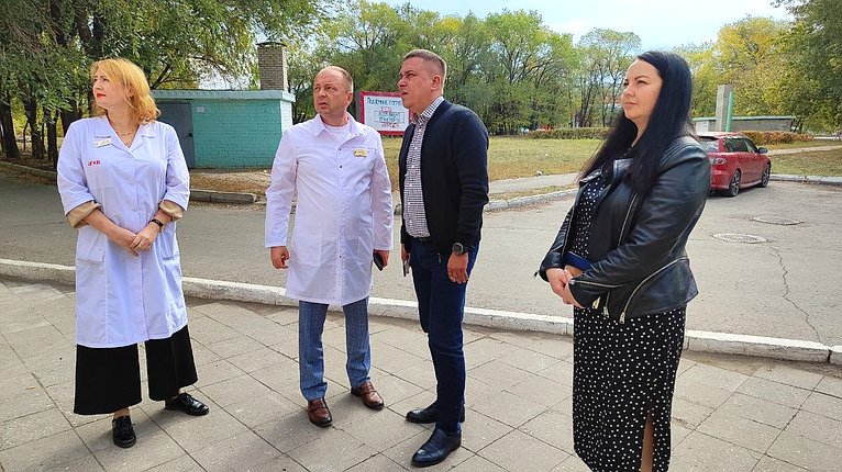 Айрат Гибатдинов вместе с главным врачом Центральной городской клинической больницы Павлом Фирсовым посетили ряд структурных учреждений ЦГКБ