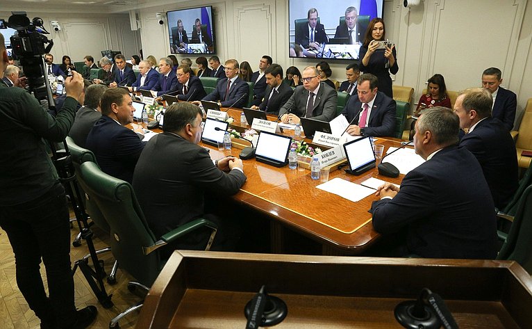 Расширенное заседание Комитета СФ по экономической политике