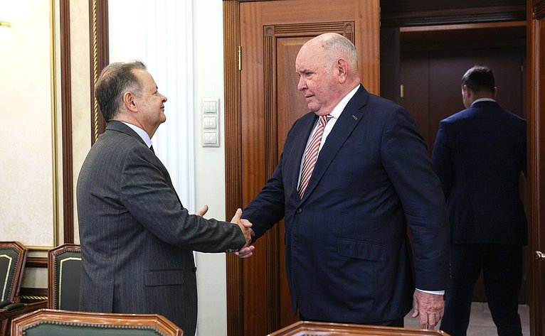 Председатель Комитета СФ по международным делам Григорий Карасин провел встречу с Послом Бразилии в России Родриго Соаресом