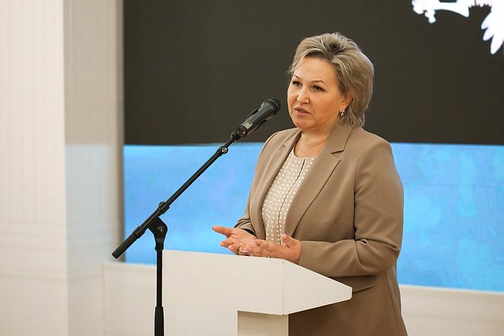 Елена Писарева