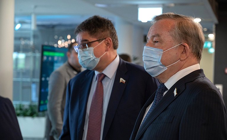 Сенаторы РФ посетили Центр киберзащиты Сбербанка