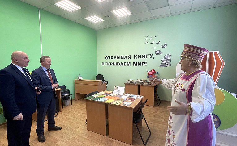 Сергей Березкин во время рабочей поездки в Угличский муниципальный район вместе с его главой Анатолием Курициным посетил ряд социально значимых объектов