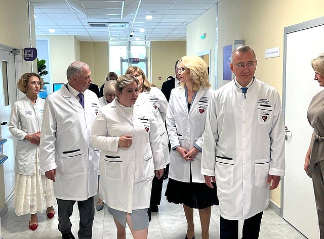 Анатолий Артамонов принял участие в открытии новой детско-взрослой поликлиники в Калуге