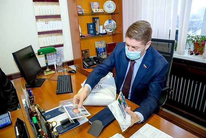Андрей Шевченко провел встречу с руководством компании, деятельность которой направлена на сохранение и развитие пуховязального промысла в области