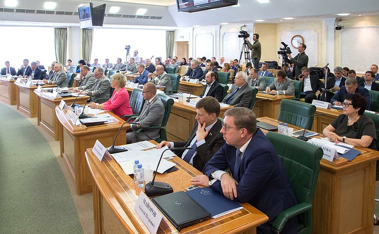 Парламентские слушания на тему «Об актуальных вопросах законодательного регулирования железнодорожных перевозок»