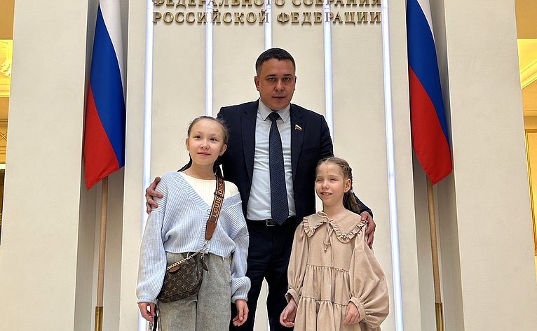 Айрат Гибатдинов встретил в Совете Федерации гостей из Ульяновска