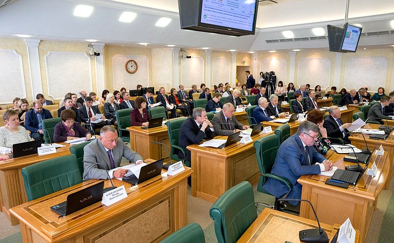 Заседание Комитета СФ по бюджету и финансовым рынкам с участием представителей органов власти Мурманской области