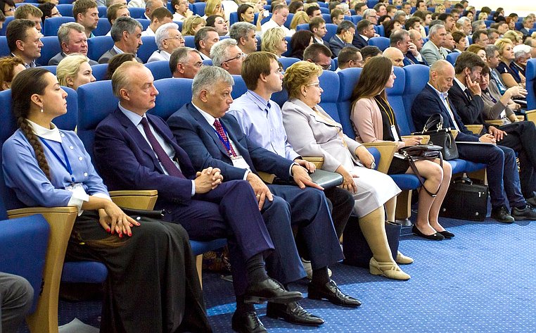 VI парламентский форум «Историко-культурное наследие России». В зале пленарного заседания