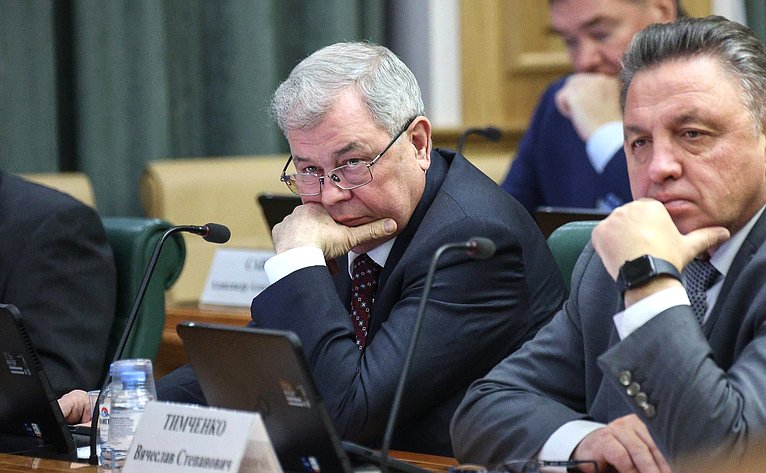 Встреча сенаторов Российской Федерации с Министром юстиции РФ Константином Чуйченко в формате «Открытого диалога»