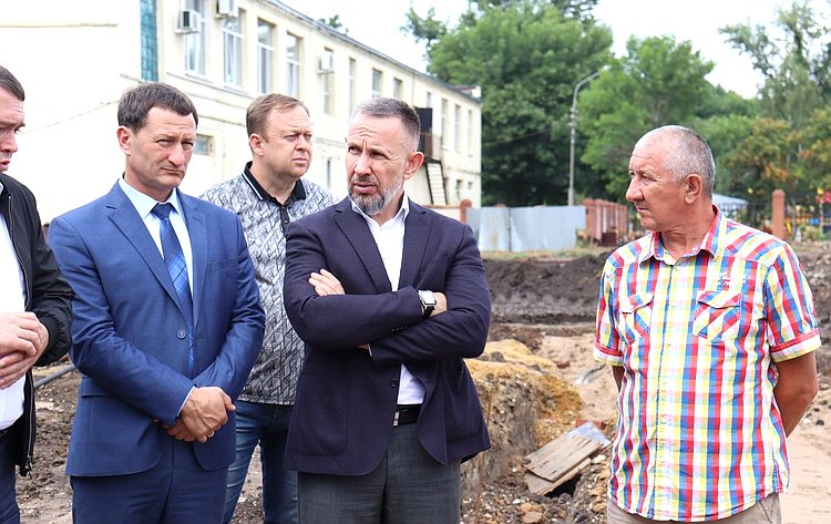 Олег Алексеев в рамках поездки в регион посетил Марксовский район