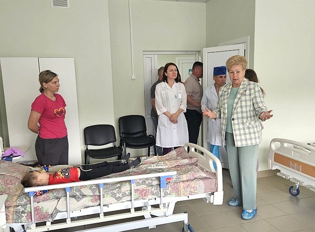 Ольга Бас в ходе поездки в регион посетила Станицу Луганскую