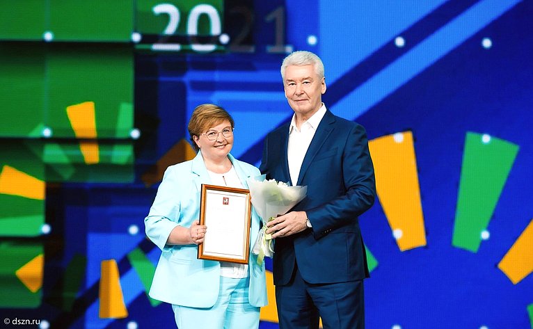 Инна Святенко приняла участие во вручении премии «Социальный помощник года»