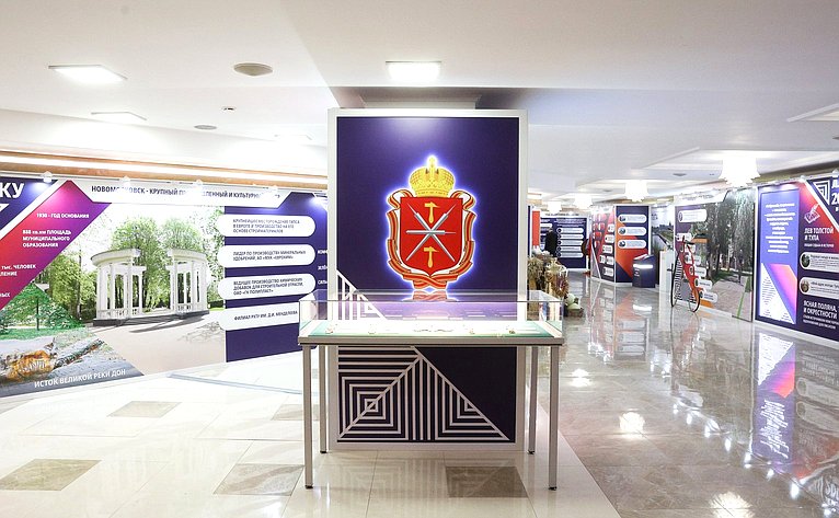 Валентина Матвиенко и Дмитрий Миляев осмотрели выставку, посвященную истории, культуре и перспективным направлениям развития Тульской области