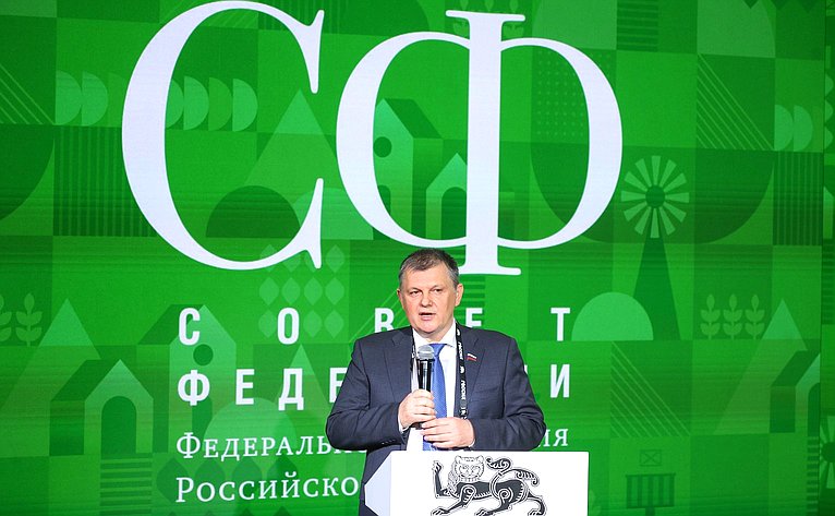 Александр Наролин