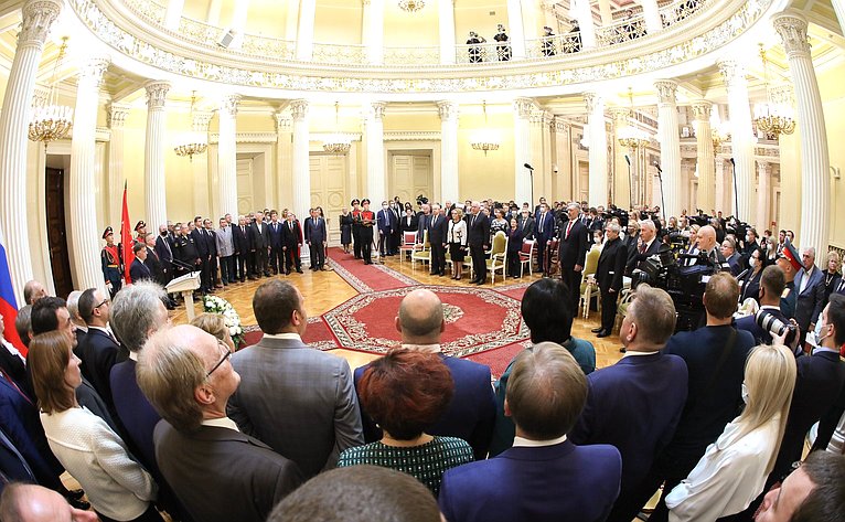 Валентина Матвиенко приняла участие в церемонии вручения знаков Почетным гражданам Санкт-Петербурга