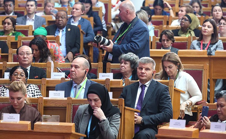 Заключительное пленарное заседание IV Евразийского женского форума «Женщины за укрепление доверия и глобальное сотрудничество»