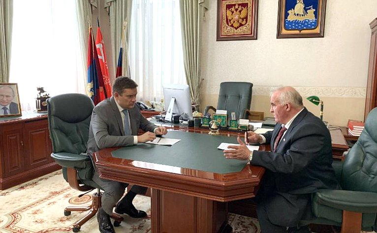 Николай Журавлев в ходе рабочей поездки в регион провел встречу с губернатором области Сергеем Ситниковым