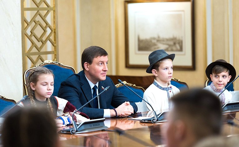 Встреча сенаторов с детьми-победителями Международного культурно-образовательного проекта «Таланты Арктики. Дети»