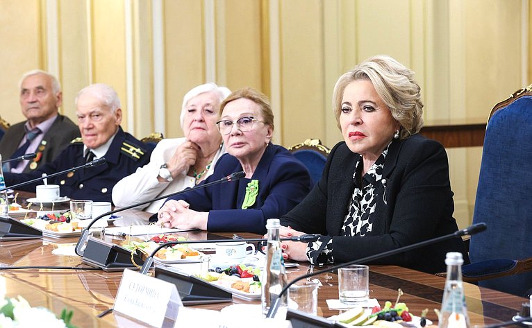 Встреча Председателя Совета Федерации Валентины Матвиенко с делегацией общества «Жители блокадного Ленинграда» Санкт-Петербурга