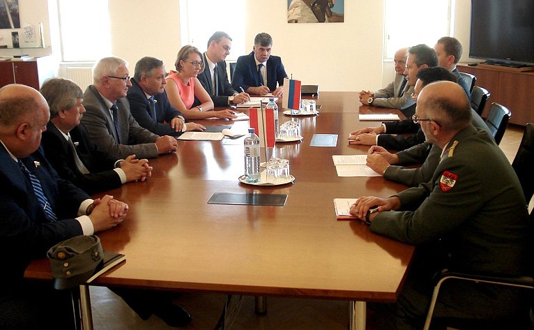 Встреча сенаторов с Генеральными секретарями Минобороны Австрии