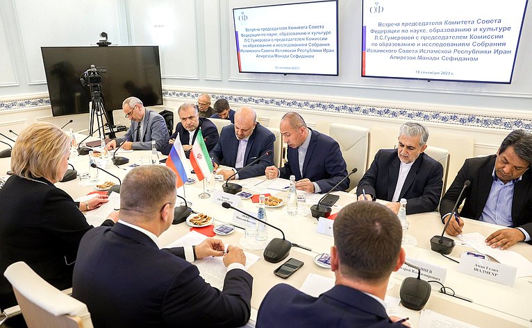 Лилия Гумерова провела встречу с председателем Комиссии по образованию и исследованиям Собрания Исламского Совета ИРИ Алирезой Монади Сефиданом