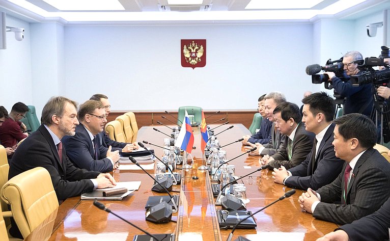 Встреча К. Косачева с наблюдателями от парламента Монголии
