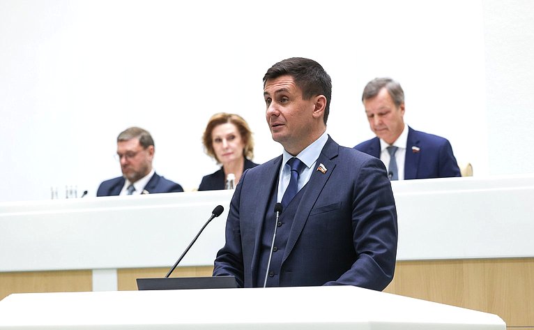 Сенаторы одобрили закон, запрещающий увольнять по инициативе ...