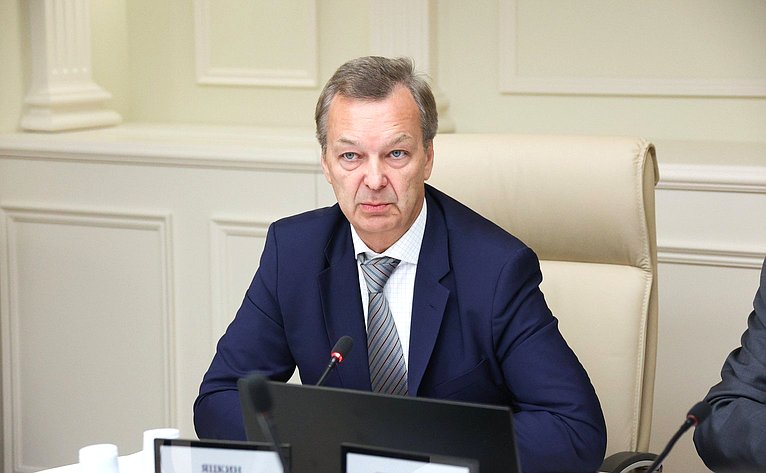 Андрей Яцкин