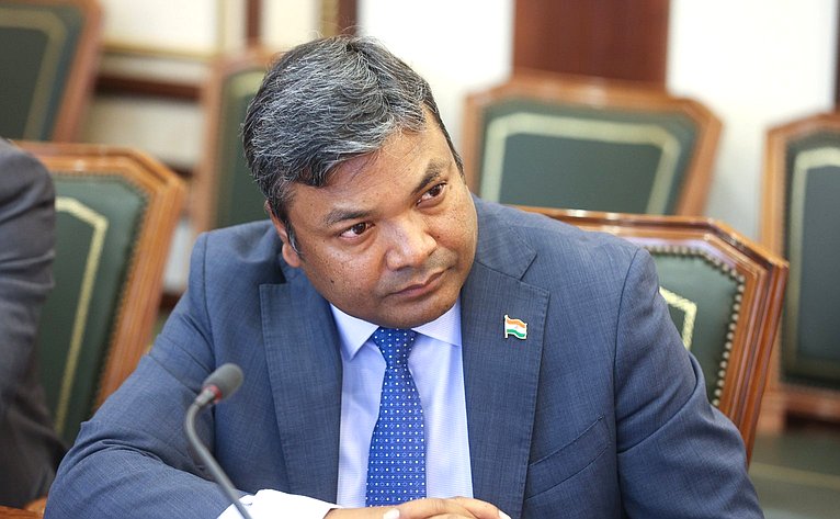 Встреча первого заместителя председателя Комитета СФ по международным делам Андрея Денисова с делегацией Республики Индии во главе с членом Народной палаты парламента Каниможи Карунанидхи