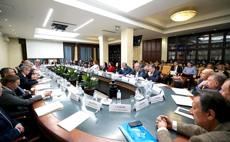 «Круглый стол» на тему «Законодательные инициативы в повышении качества и доступности офтальмологической помощи» в Общественной палате Российской Федерации