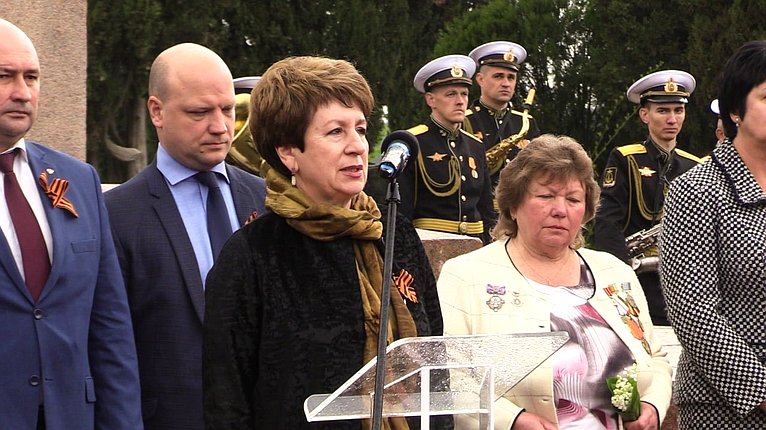 Екатерина Алтабаева приняла участие в торжественной церемонии захоронения останков наших бойцов на Мемориальном кладбище в Севастополе