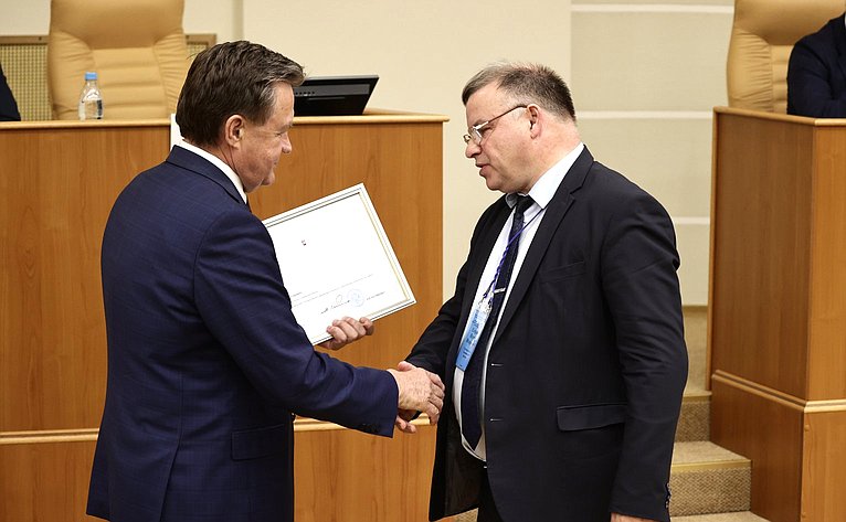 Сергей Рябухин принял участие в работе межрегионального круглого стола Счетной палаты в Ульяновске