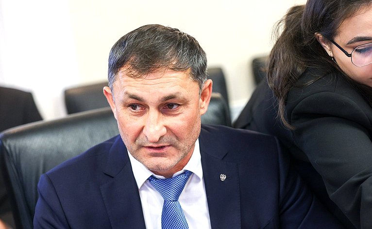 Расширенное совещание по итогам проведения хаджа 2025 года