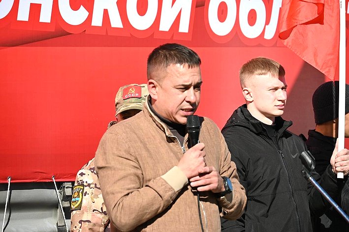 Айрат Гибатдинов принял участие в торжественной церемонии отправки гуманитарной помощи из Ульяновска в Донбасс и Новороссию