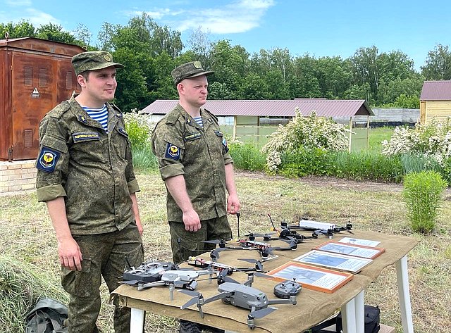 Айрат Гибатдинов в преддверии Дня защиты детей провел занятие в рамках проекта «Школа защитников Родины»