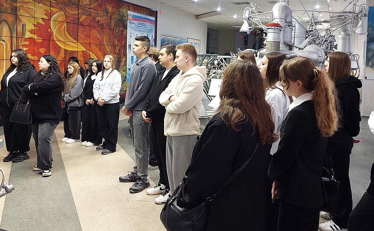 По инициативе Владимира Нетёсова студенты познакомились с космической историей Воронежа